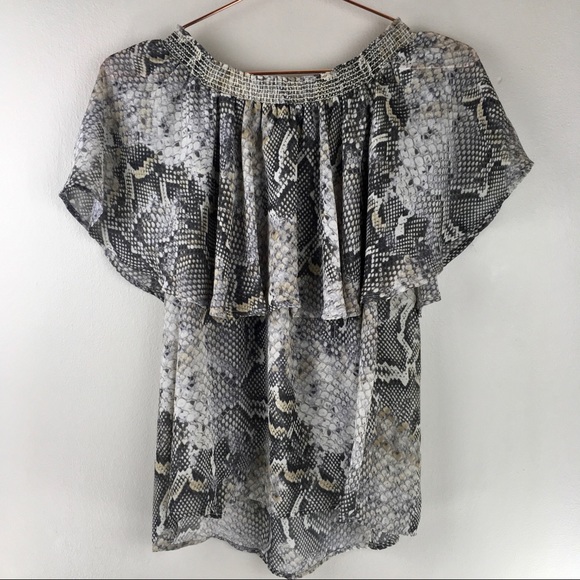 Show me your Mumu Snake Print Bungalow Top Large - Picture 5 of 8